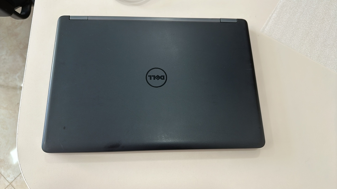 Лаптоп DELL - zx
