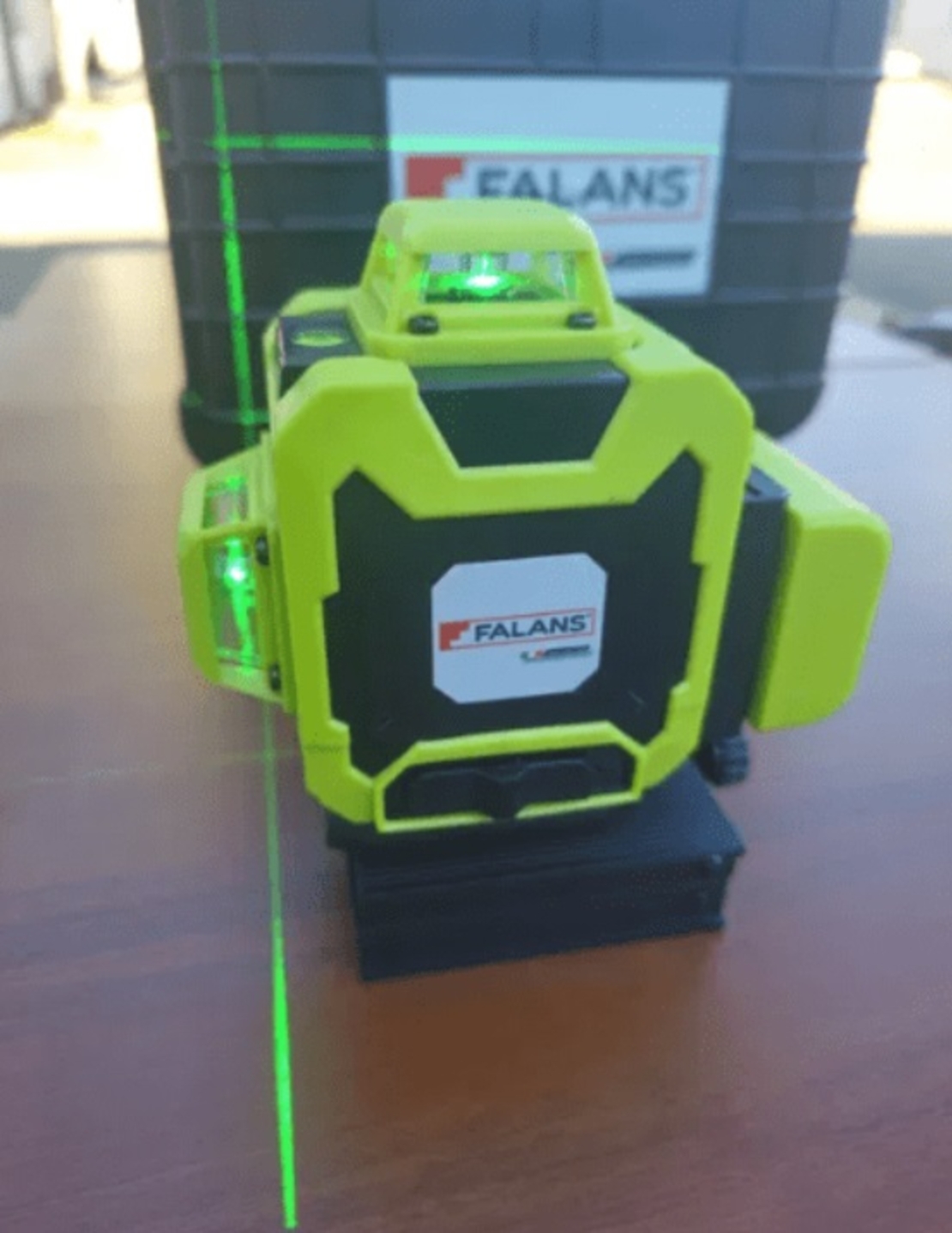 4D Лазерен нивелир Falans 16 линии + ПОДАРЪК батерия