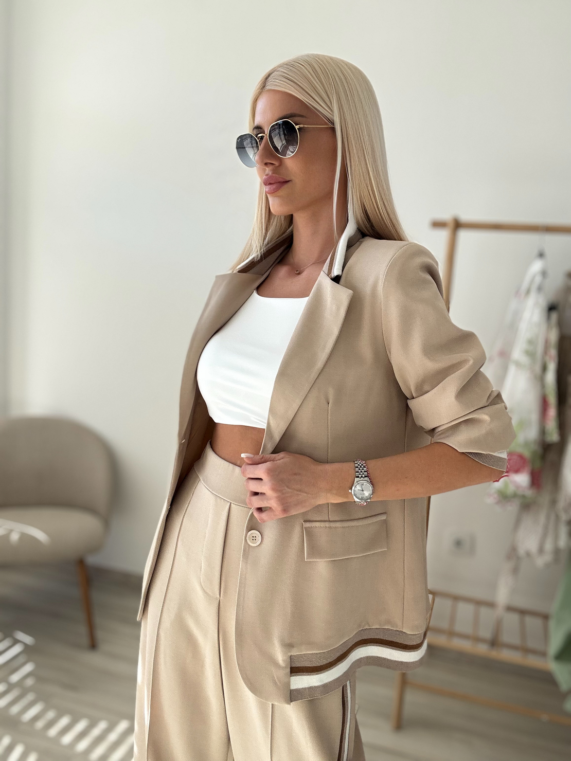 Спортно елегантен комплект беж