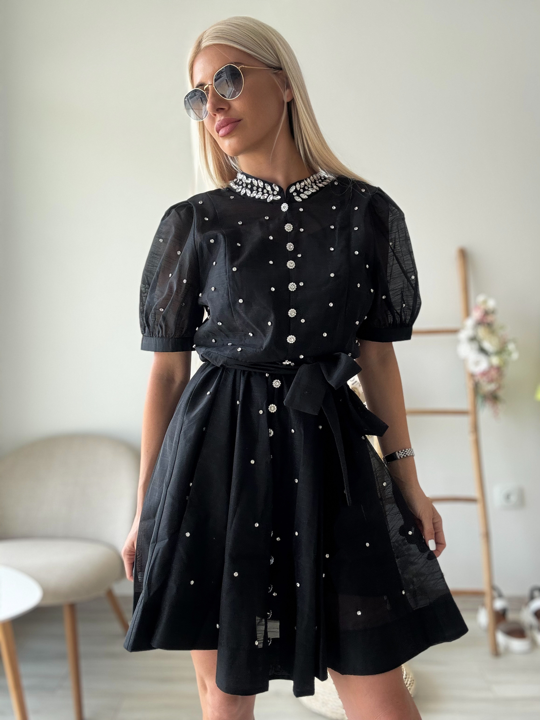 Черна рокля органза с камъни