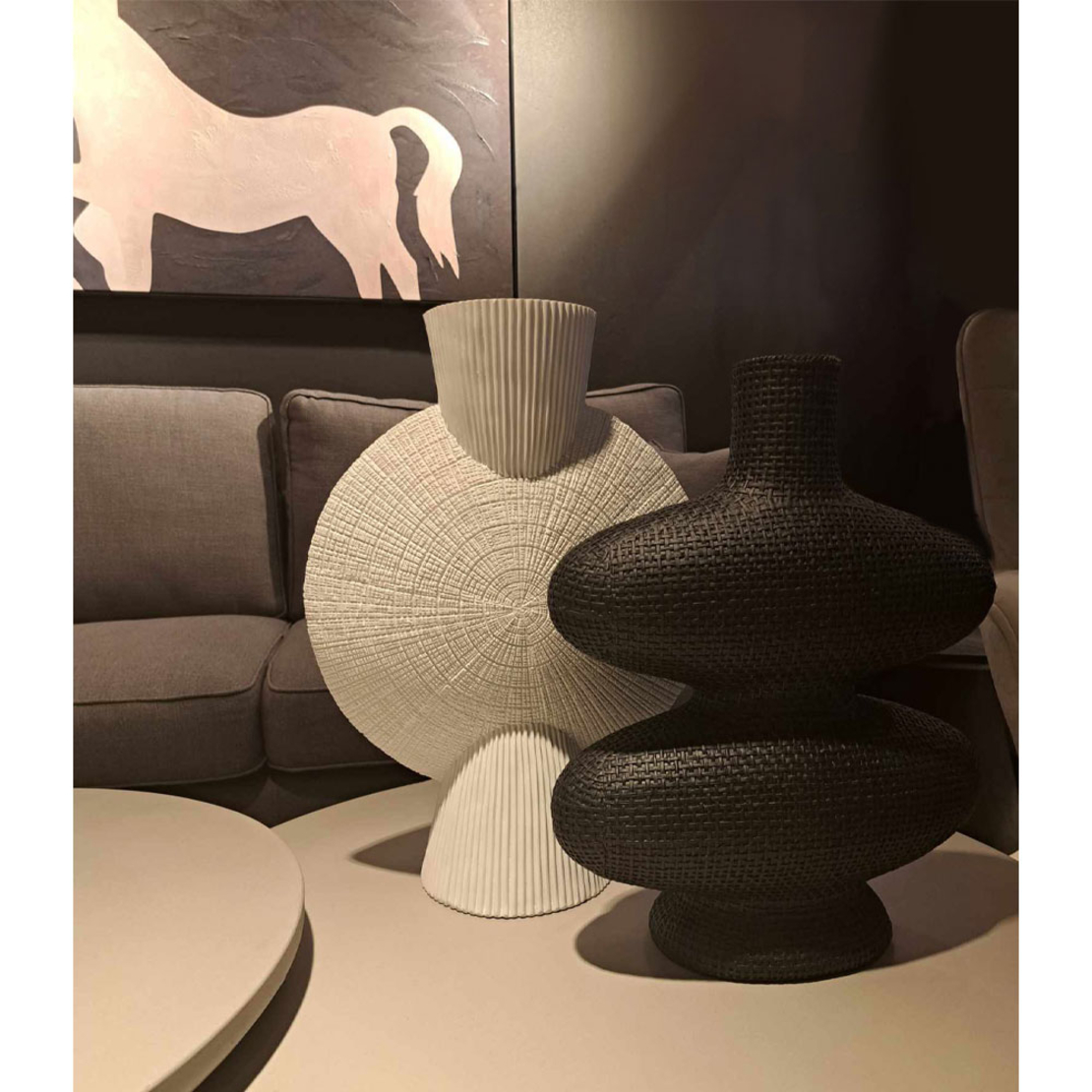 BODIL VASE POLYRESIN WHITE 31,5x16xH43,5cm PRC