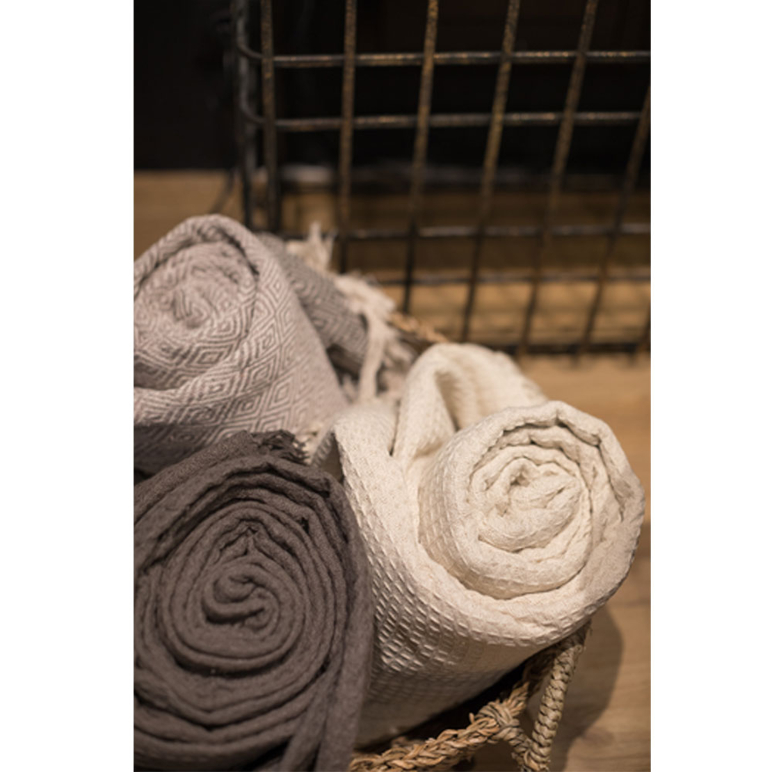 PIQUE THROW COTTON POLYESTER BEIGE 180x240cm IN