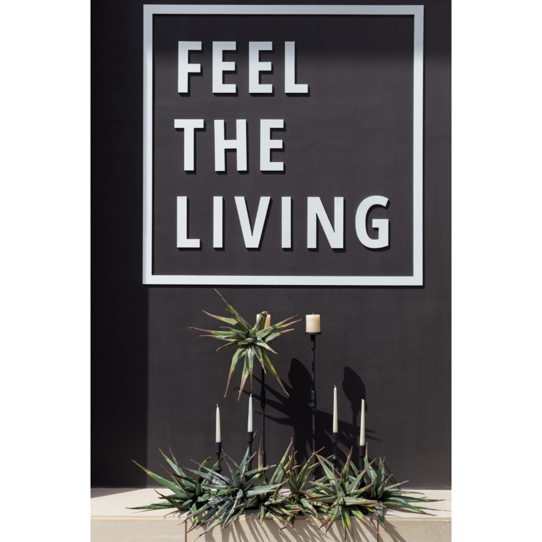 LINE CANDLE HOLDER ALUMINIUM BLACK D13xH89cm IN