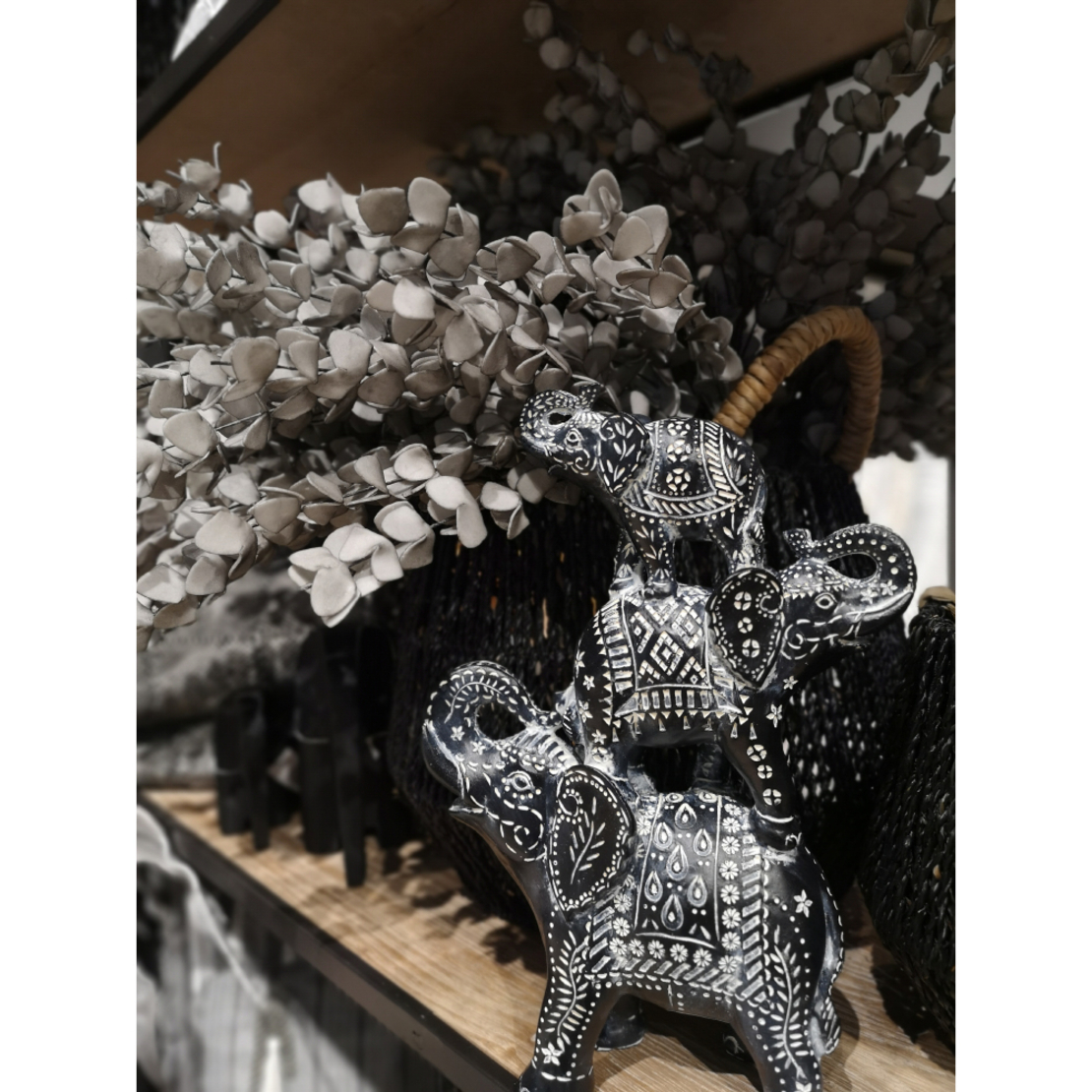 IRAMBA 4 DECO POLYRESIN BLACK WHITE 22,8x9,5xH32cm