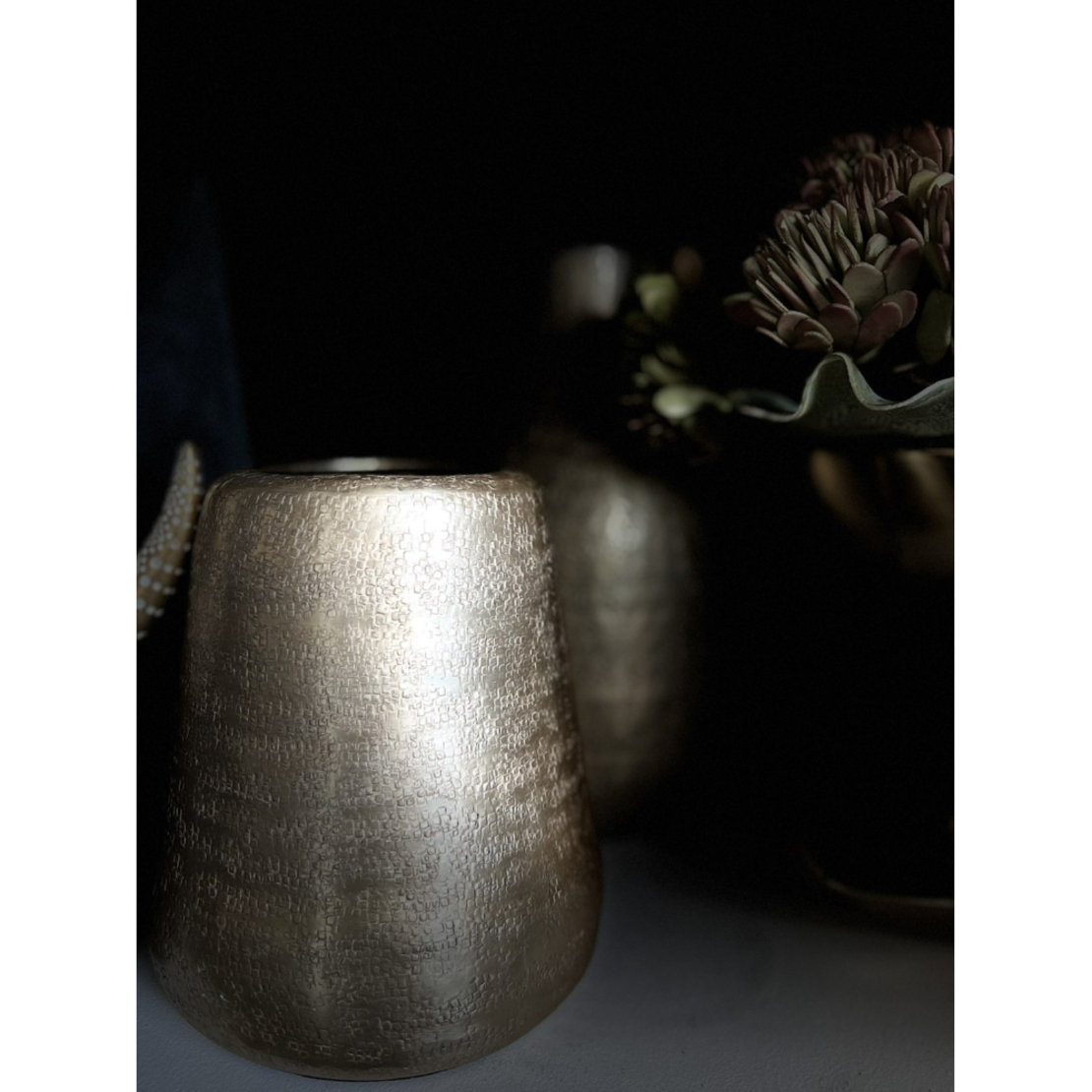 OSCAR VASE ALUMINIUM CHAMPAGNE D17,5xH18cm IN