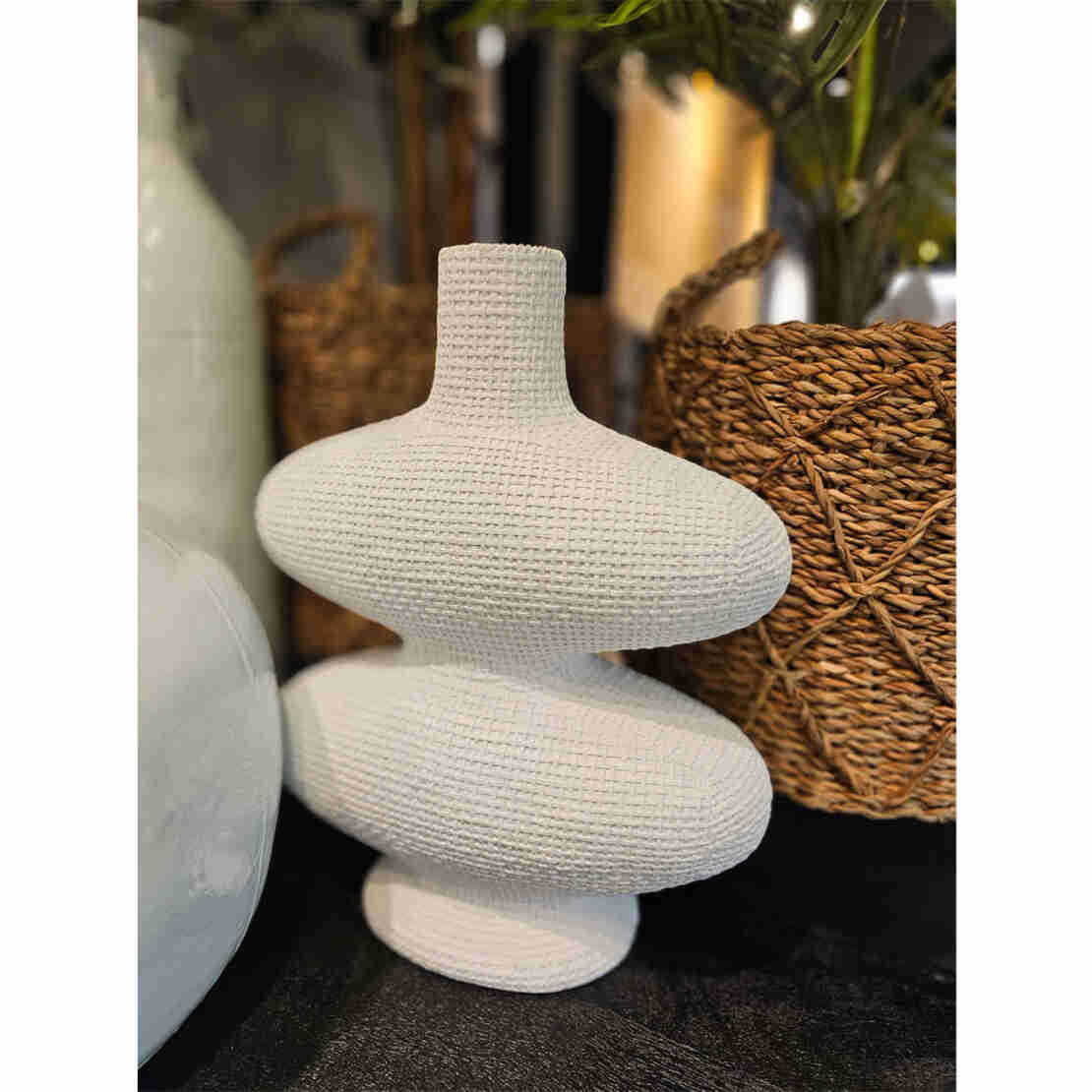 RANDI VASE POLYRESIN WHITE 31,5x14,5xH39cm PRC