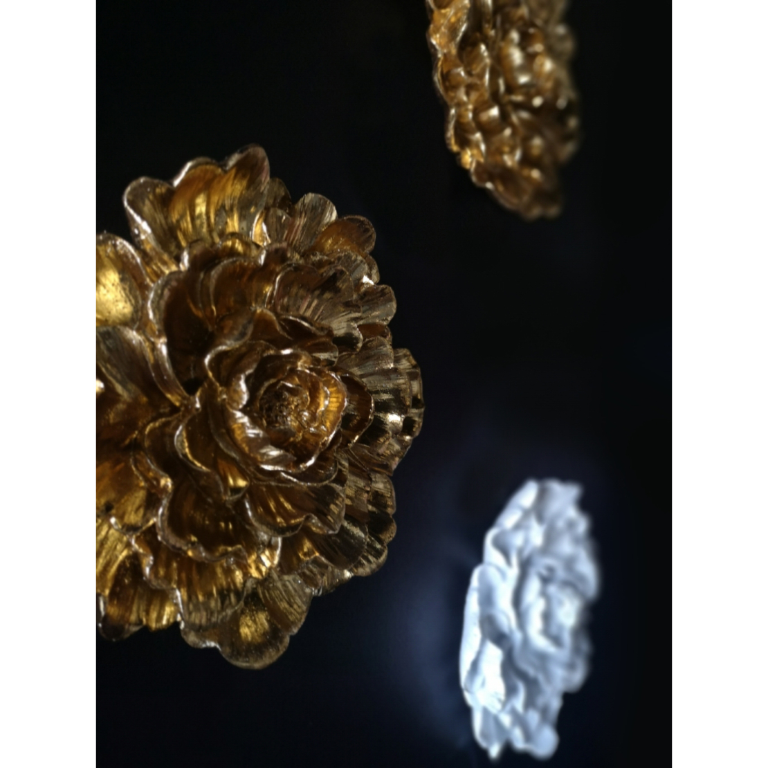 GOLDEN ROSE DECO WALL POLYRESIN GOLD 24x24xH5cm PR