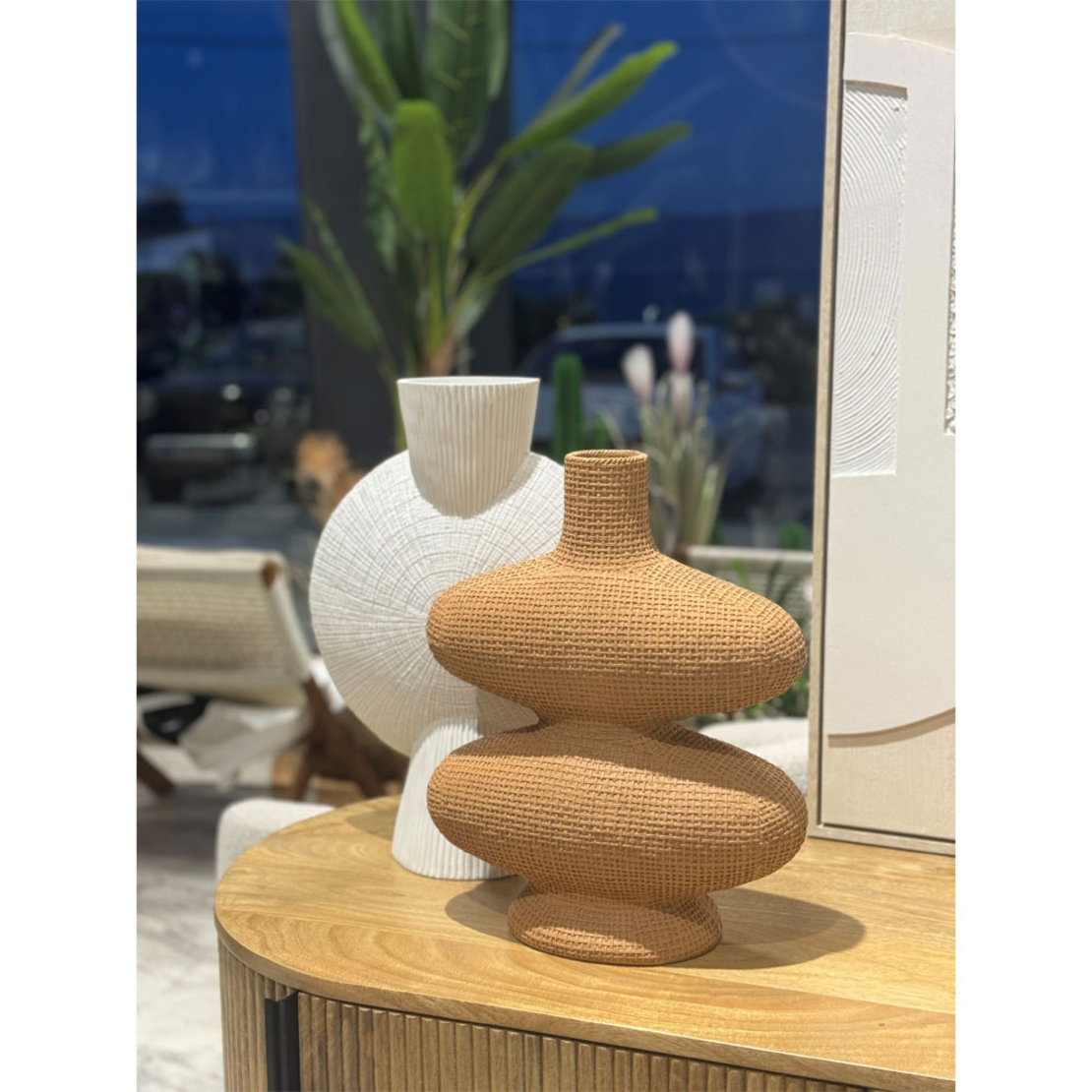 BODIL VASE POLYRESIN WHITE 31,5x16xH43,5cm PRC