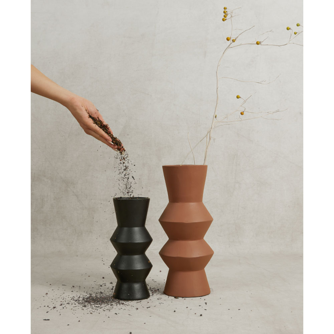FORMAS VASE ALUMINIUM TERRACOTTA 14x14xH33cm IN