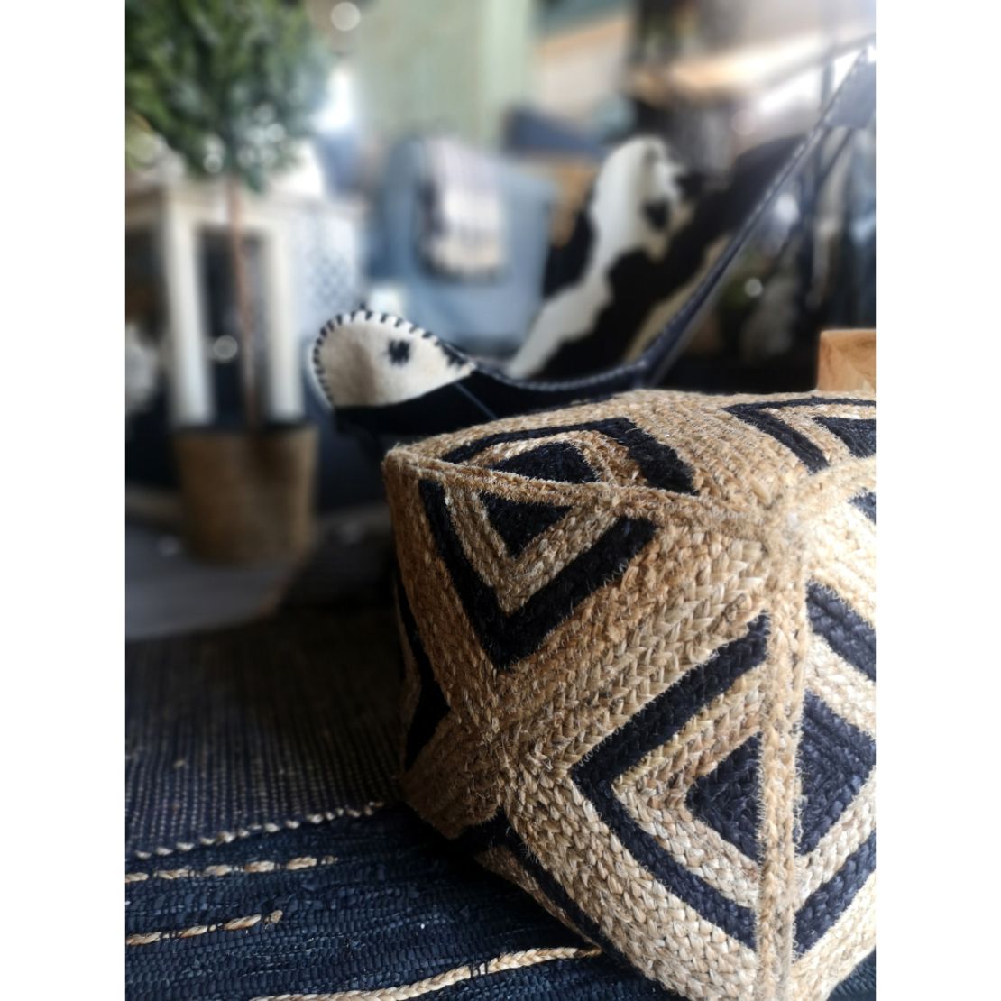 JUTTA POUF JUTE NATURAL BLACK IN