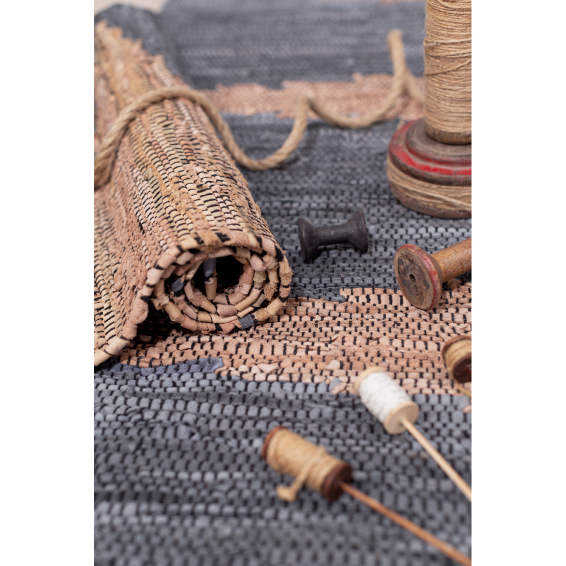 FUME CARPET LEATHER GREY BEIGE 60x90cm IN