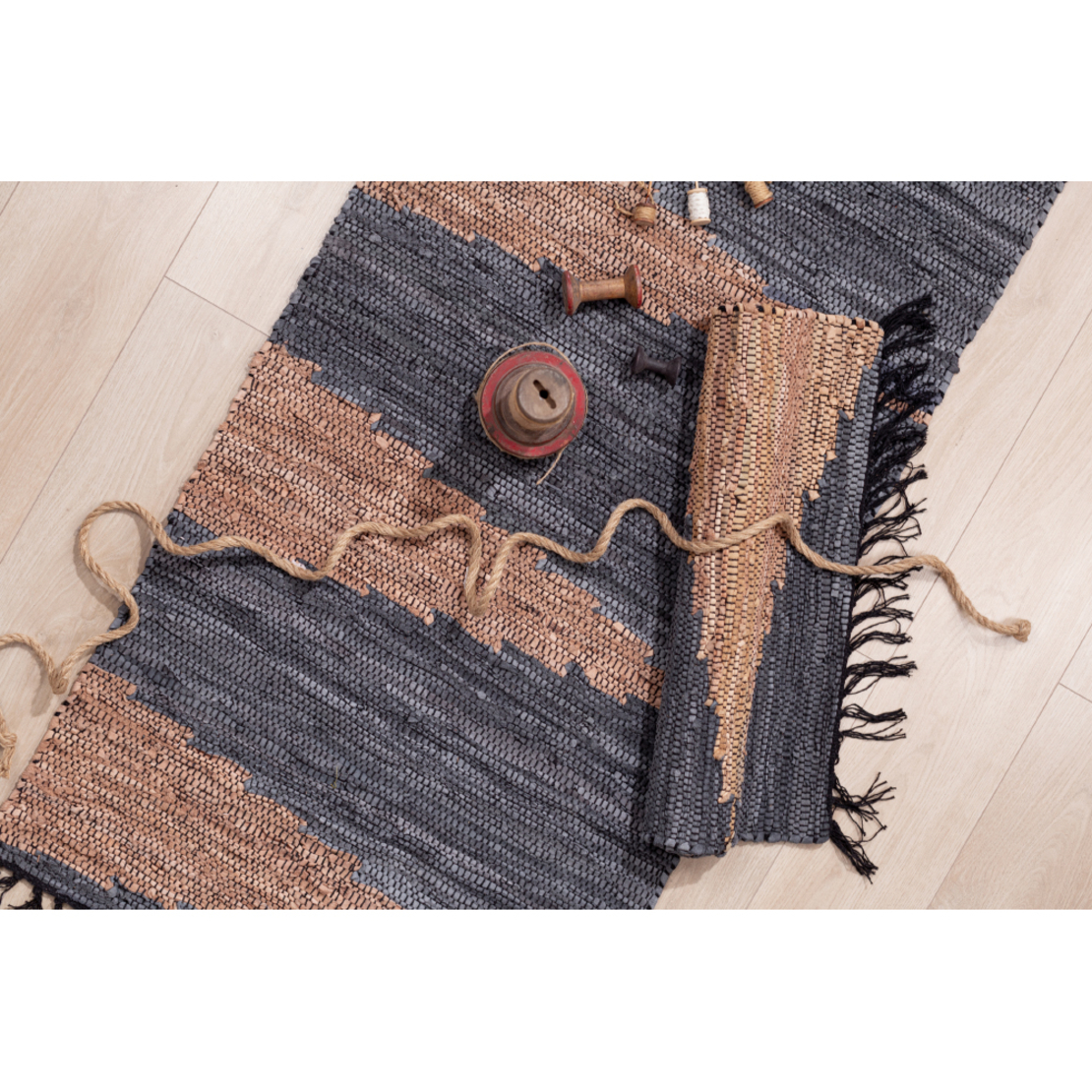 FUME CARPET LEATHER GREY BEIGE 70x150cm IN