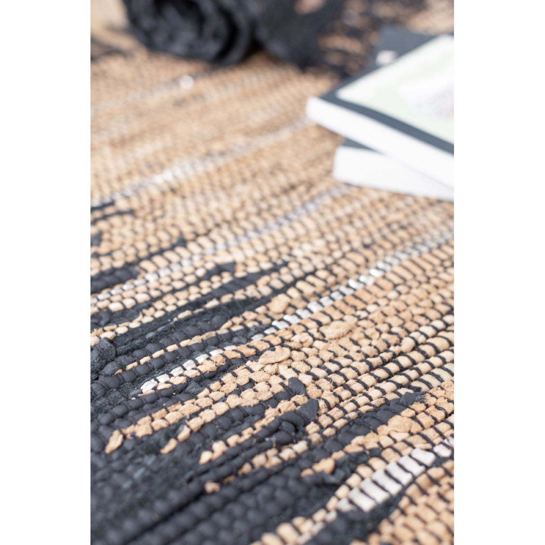 TERRA CARPET LEATHER BLACK BEIGE 60x90cm IN