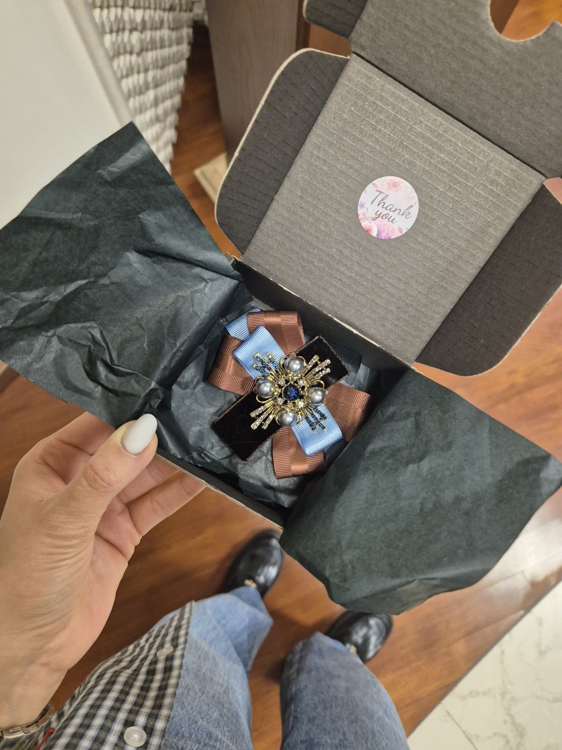 Chocolate brown mini brooch