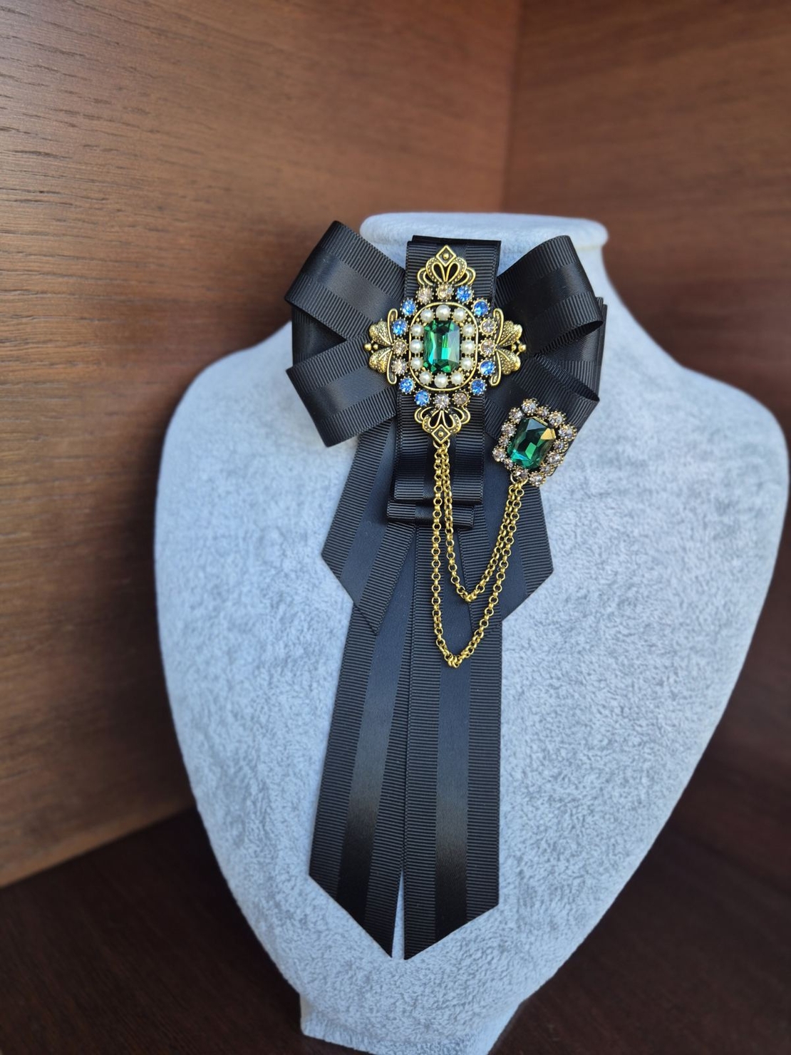 Black Bow brooch