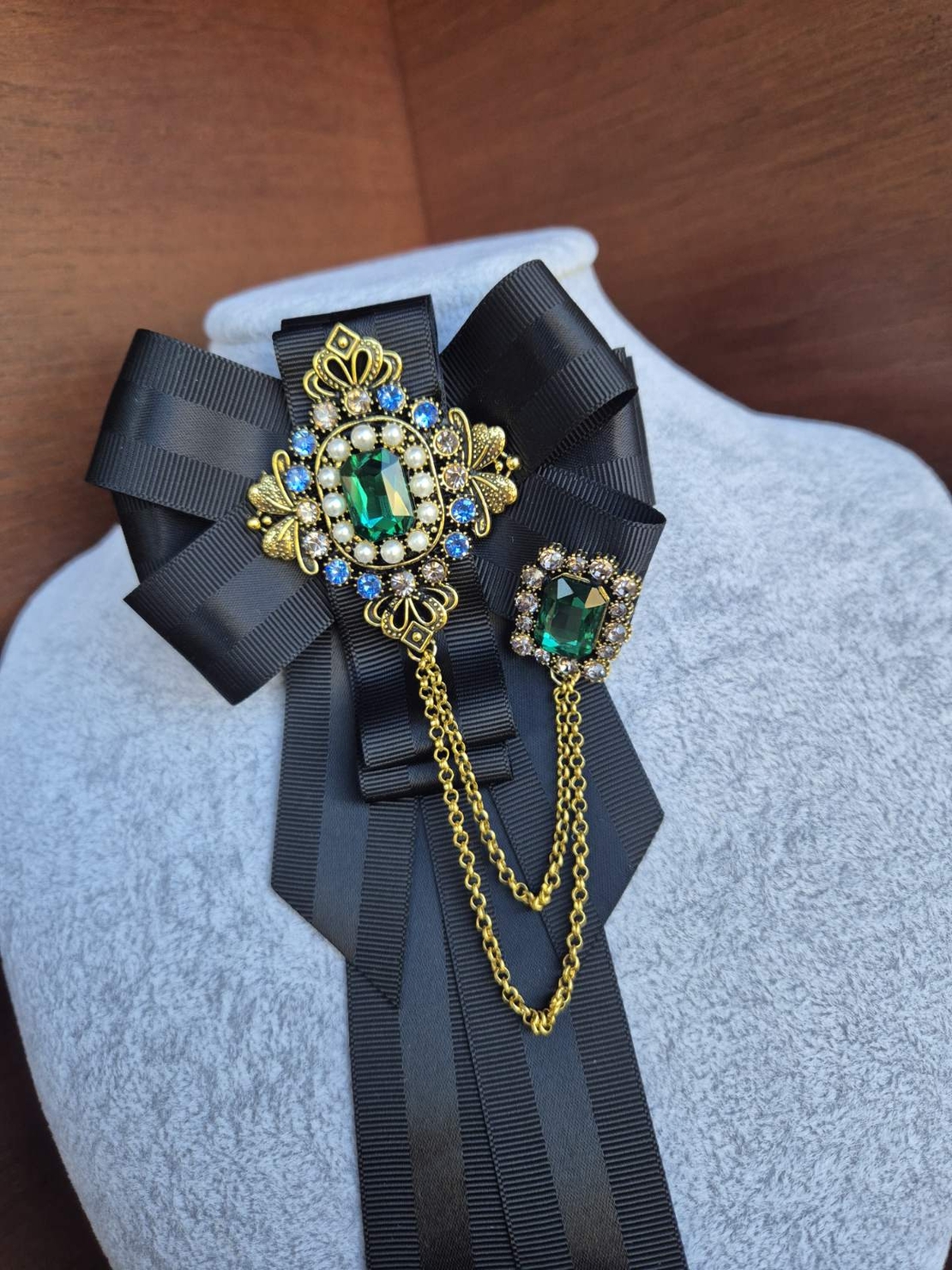 Black Bow brooch