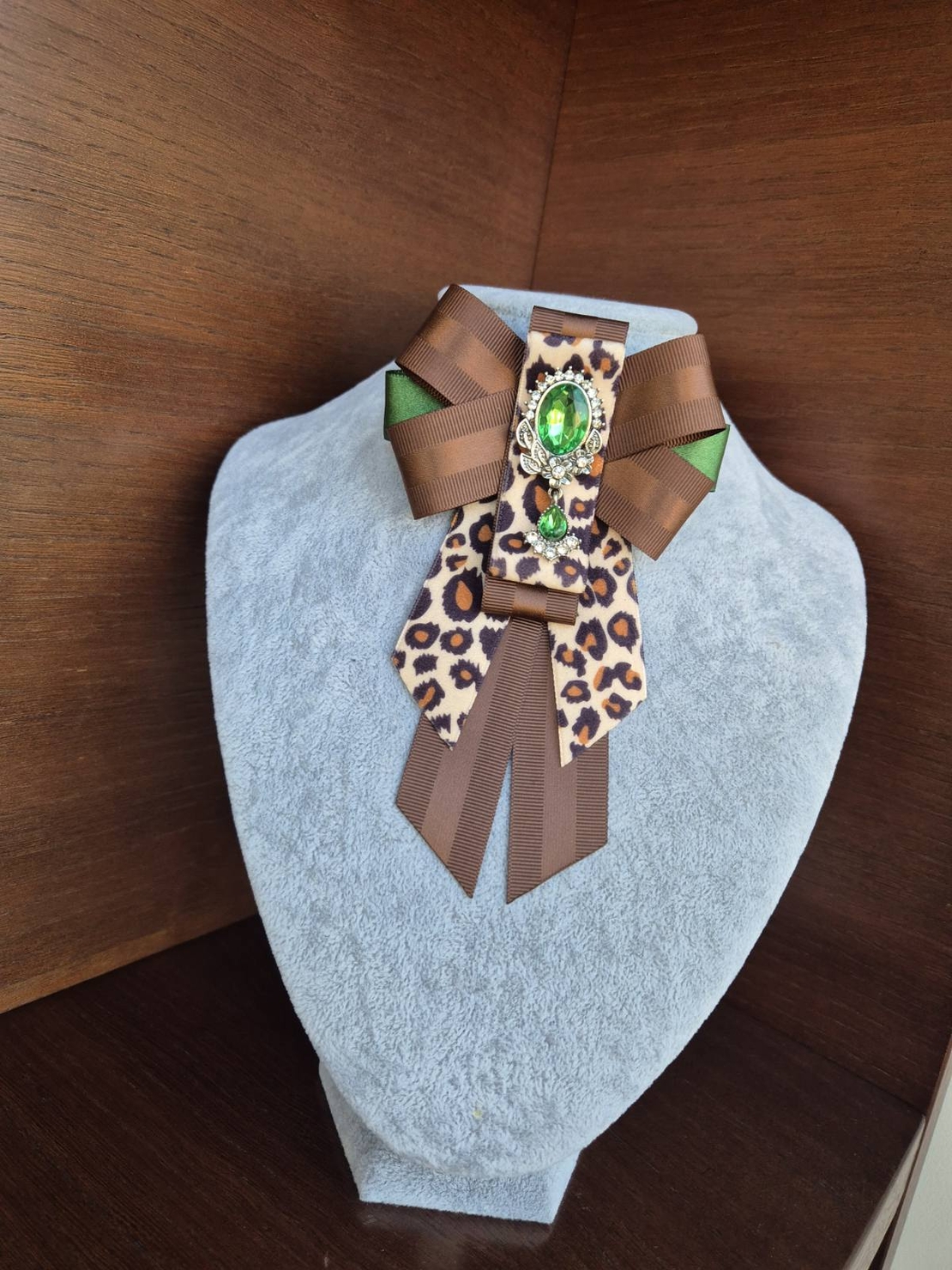 Leopard Bow Brooch