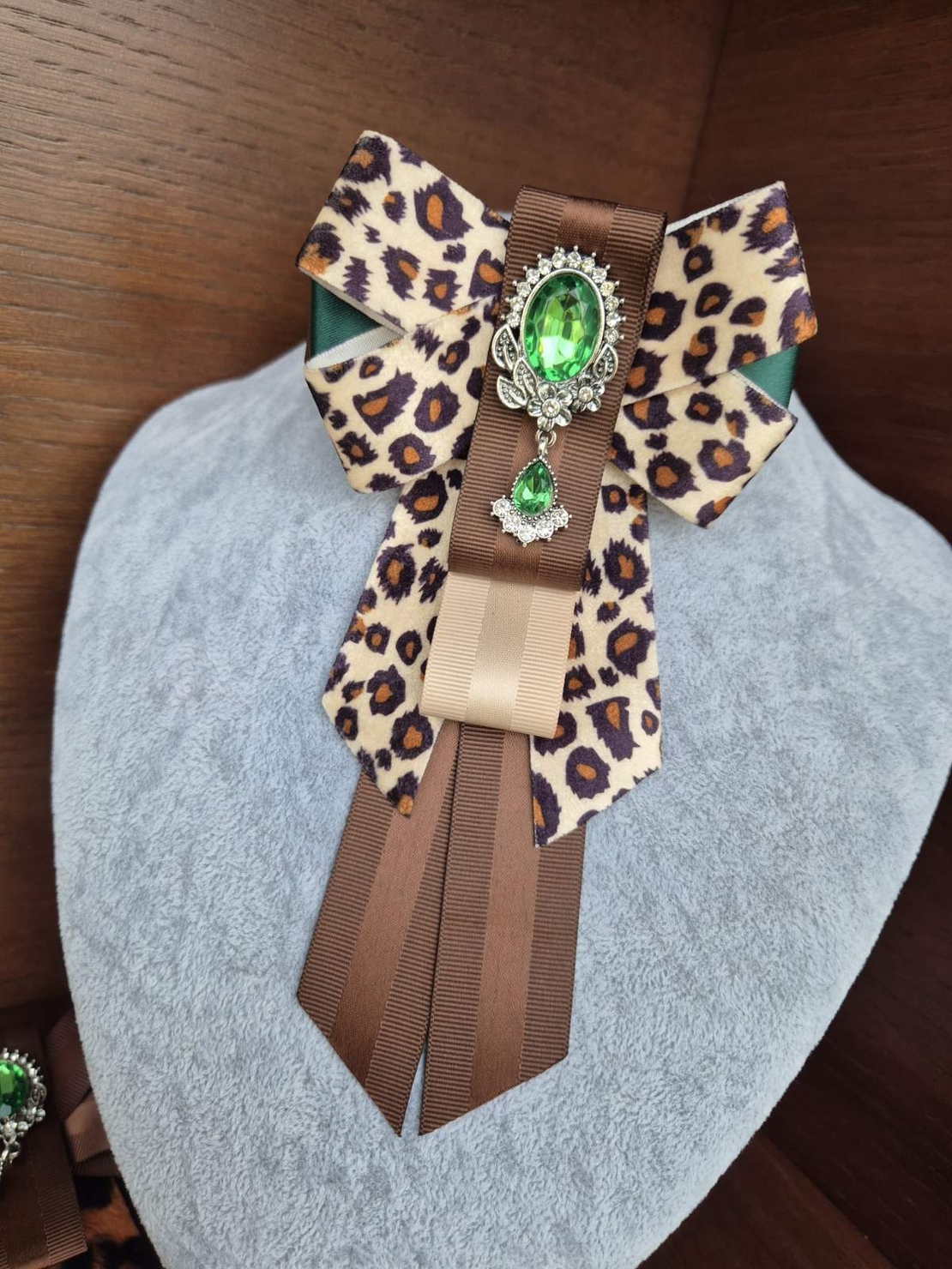 Leopard Bow Brooch