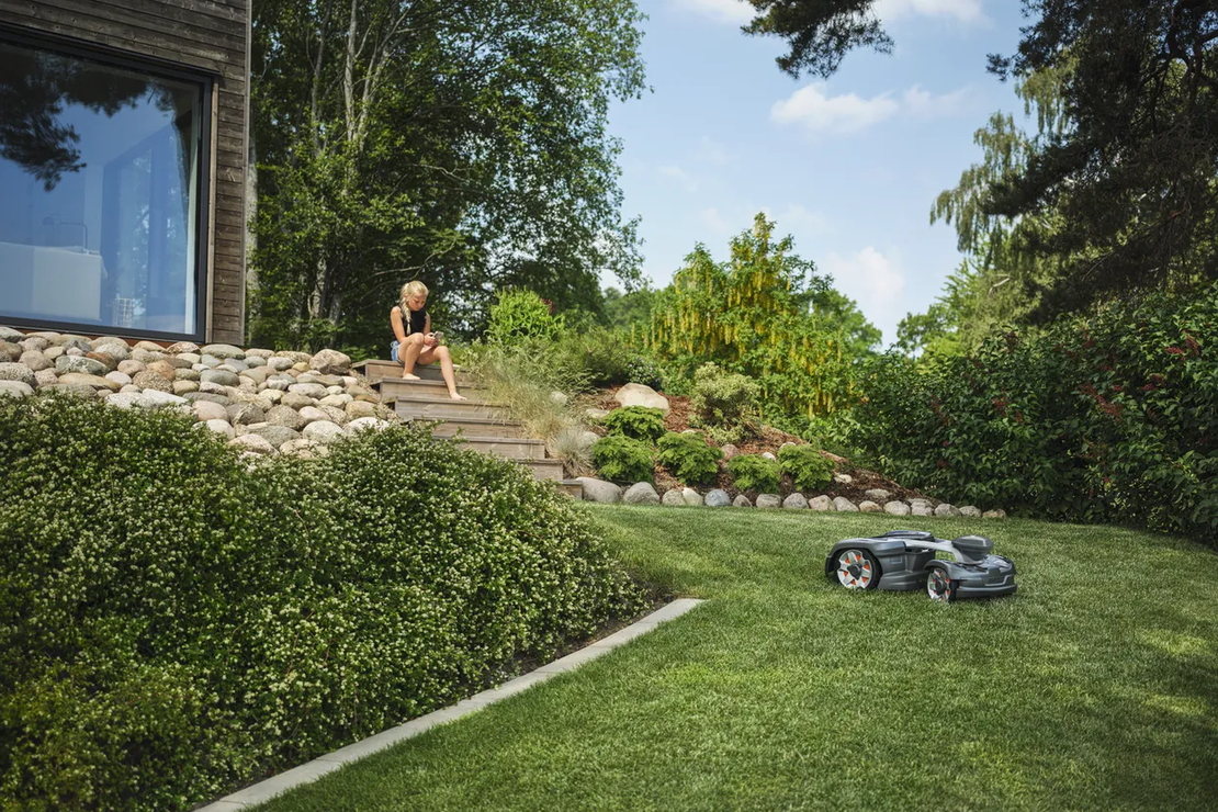 Husqvarna Automower® 435X AWD NERA с безжична технология