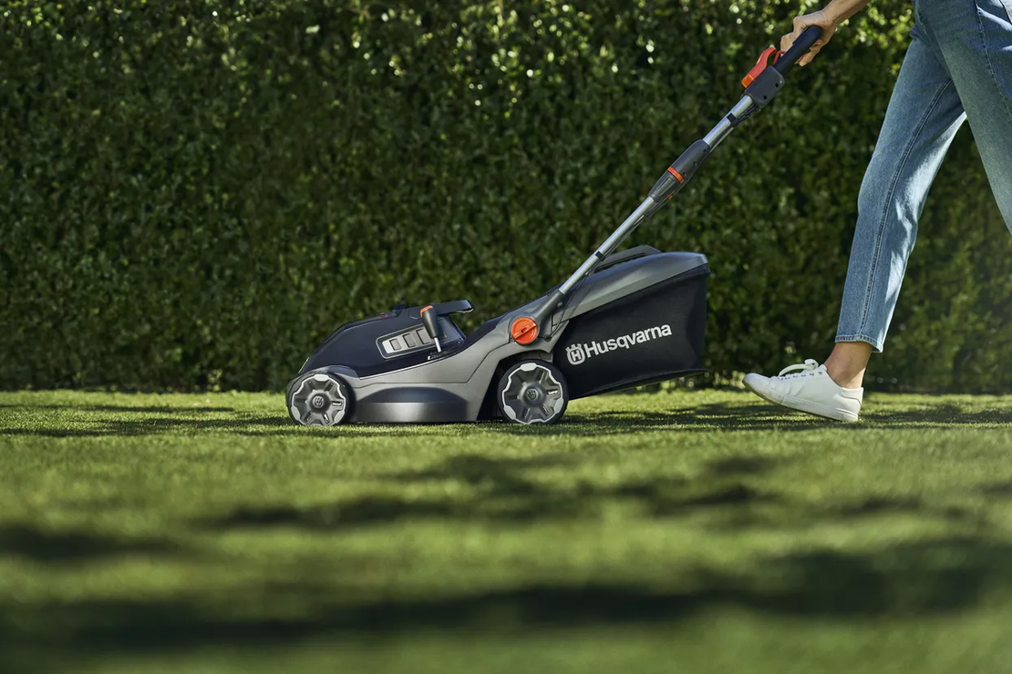 Акумулаторна косачка Husqvarna Aspire LC34-P4A без батерия и зарядно