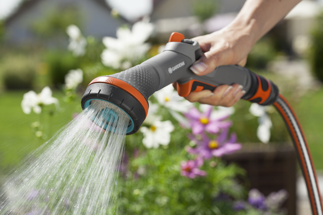 GARDENA Comfort sprayer for delicate plants, trigger lock, frost-proof
