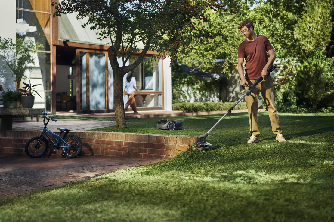 Husqvarna Aspire™ T28-P4A с батерия и зарядно