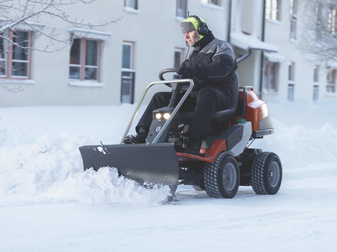 HUSQVARNA R 422Ts AWD