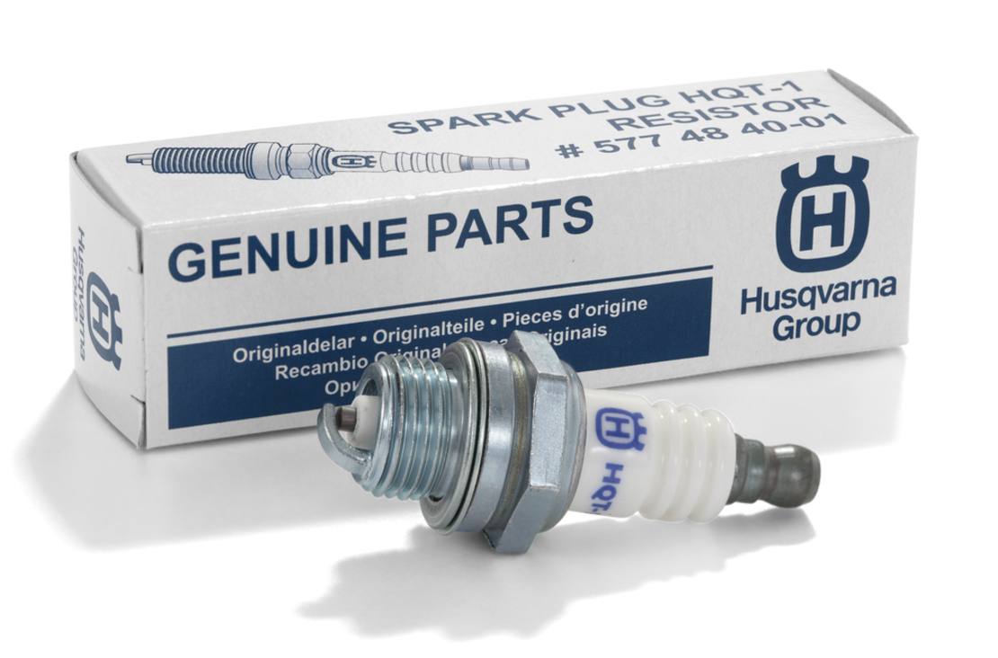 Запалителна свещс къса резба SPARK PLUG HQT-4 RESISTOR