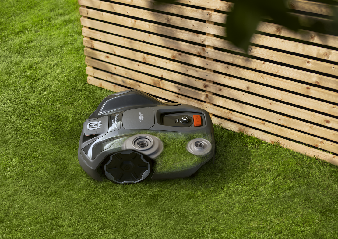 Husqvarna Automower® 305E NERA