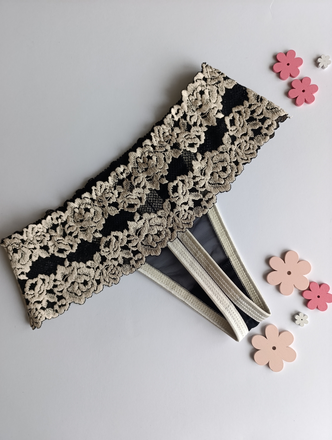 Italian Rose – луксозна дамска прашка от дантела