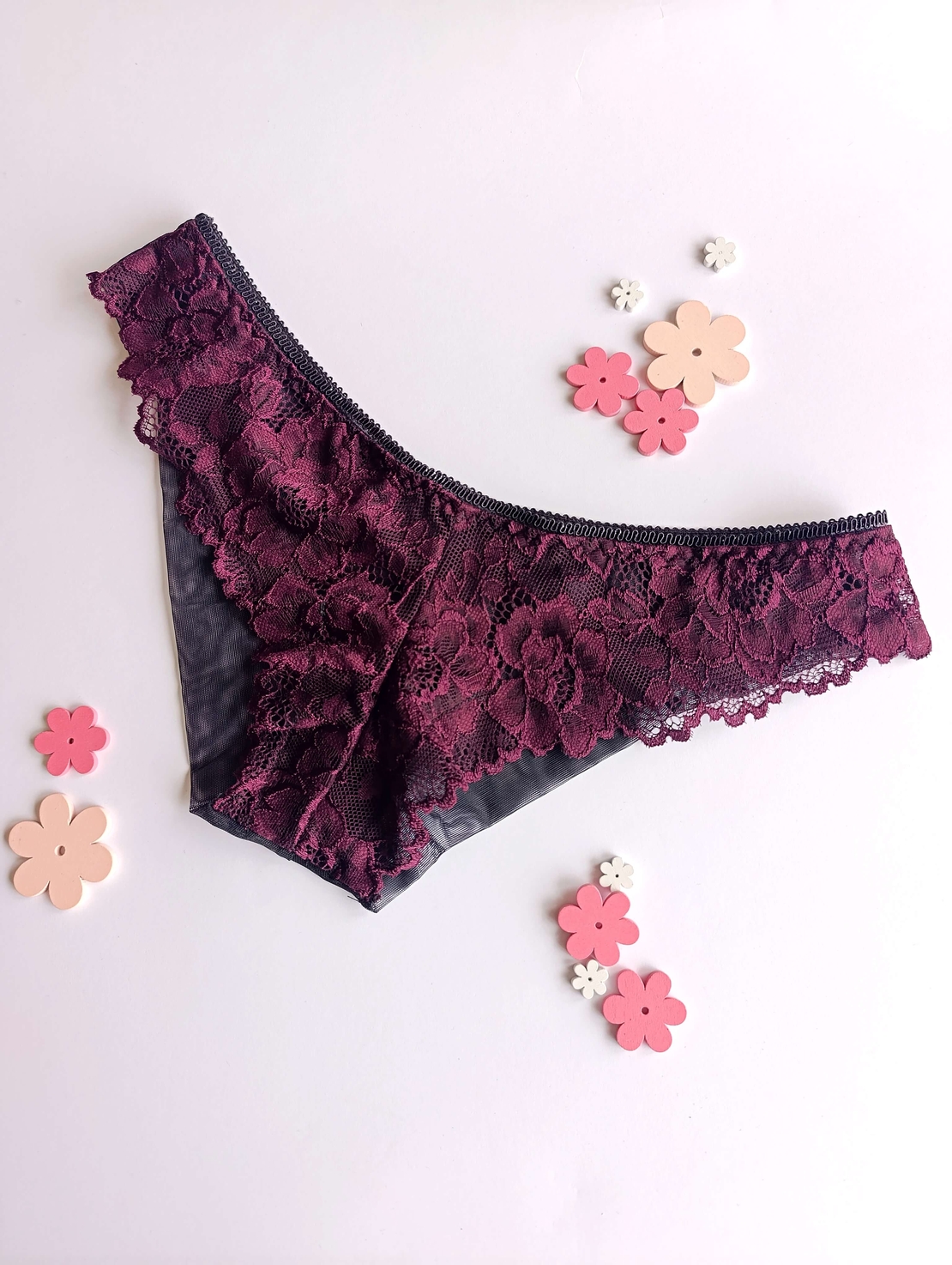 Луксозна дамска бразилиана Plum от дантела и еластичен тюл