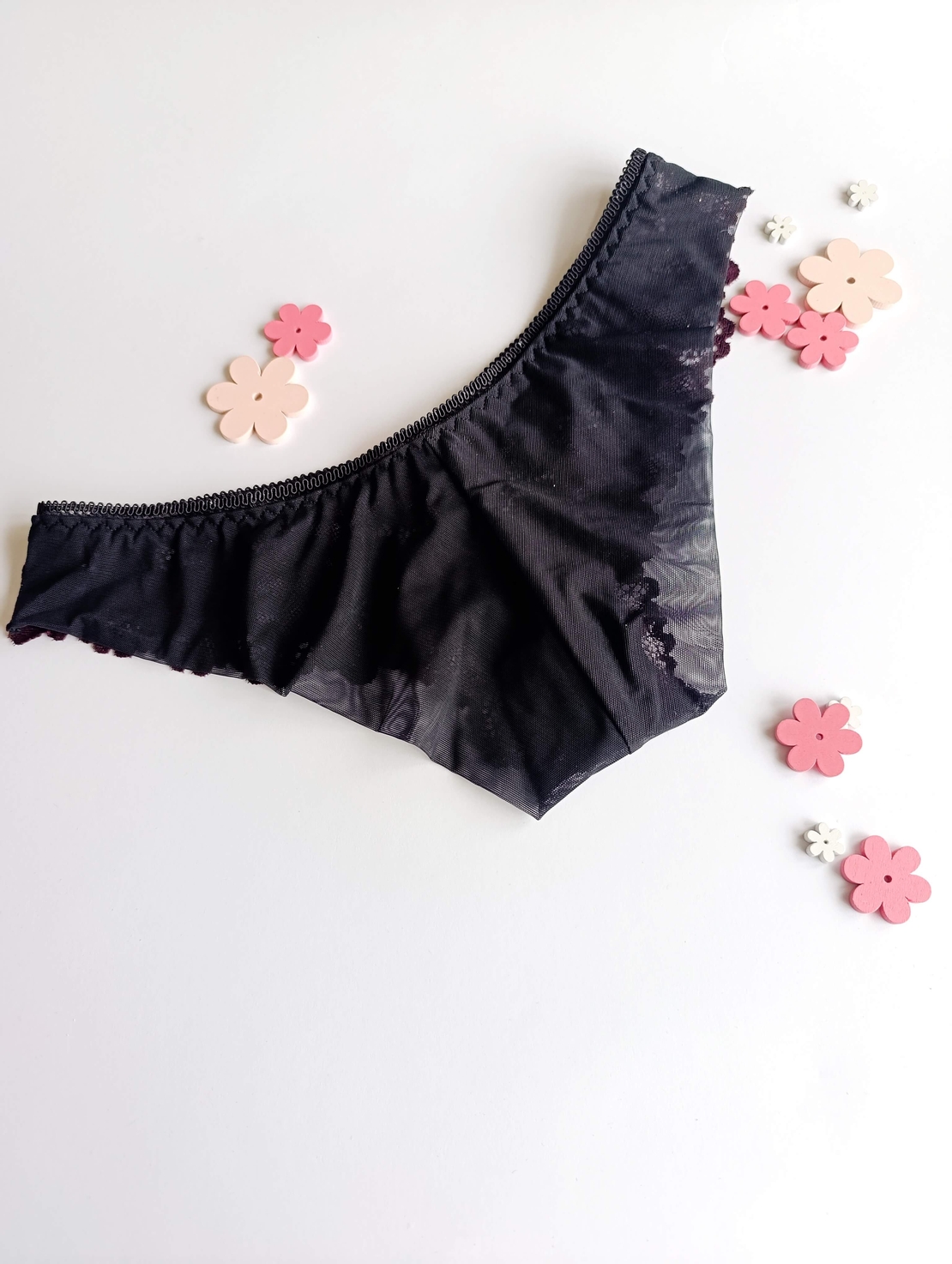 Луксозна дамска бразилиана Plum от дантела и еластичен тюл