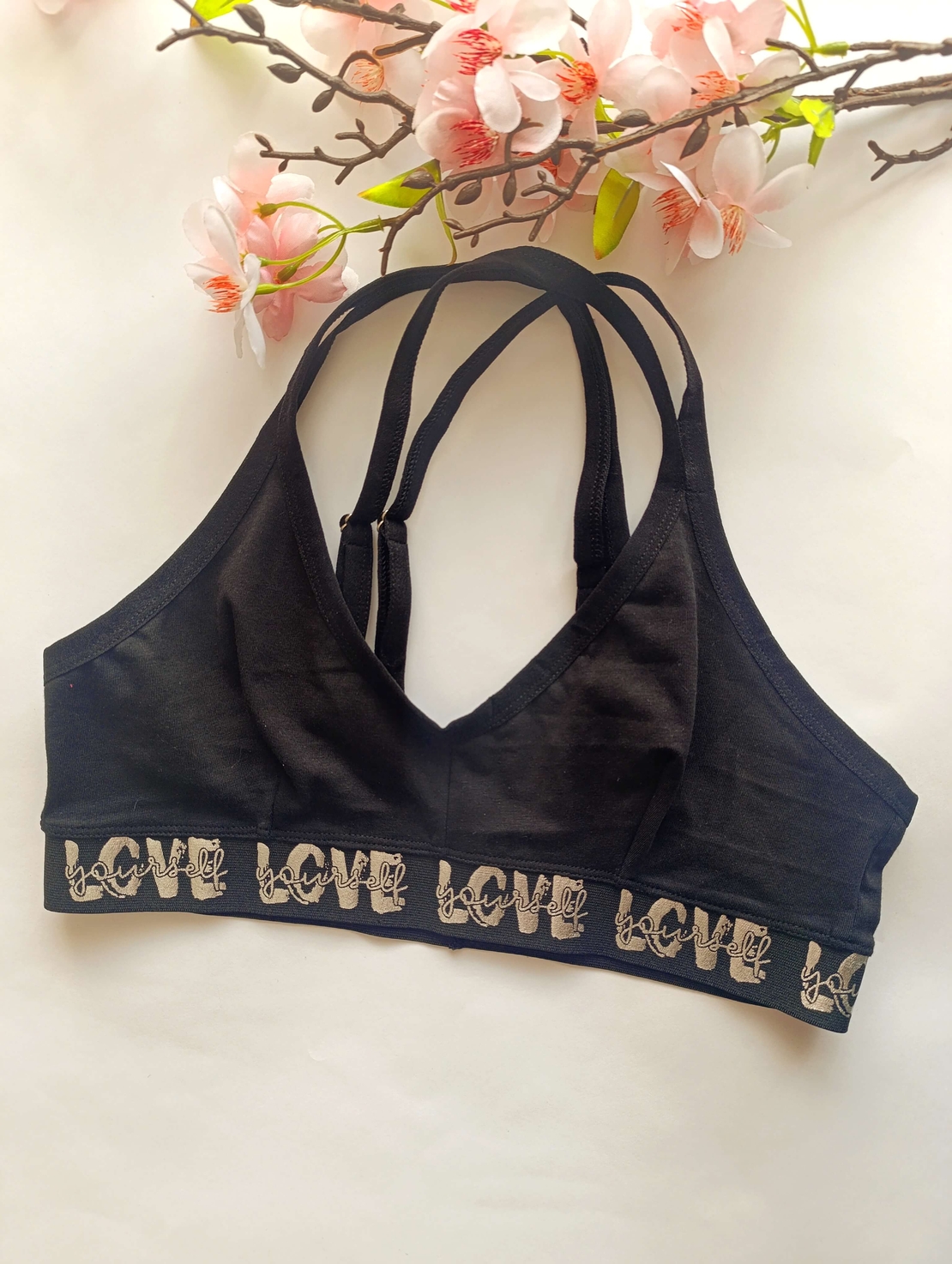 Спортно бюстие LOVE