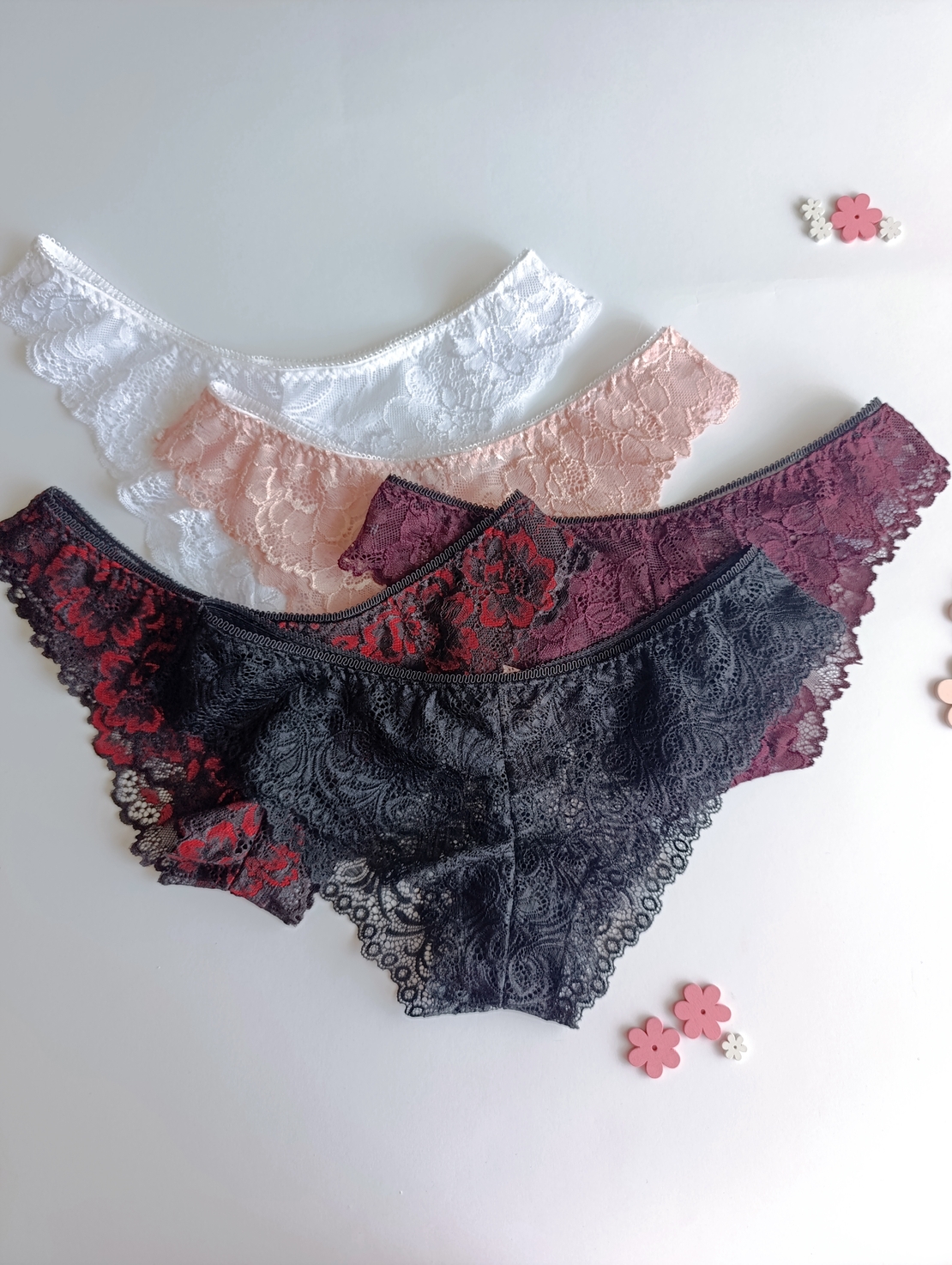 Пакет 5 броя дантелени бразилиани Цветен сън