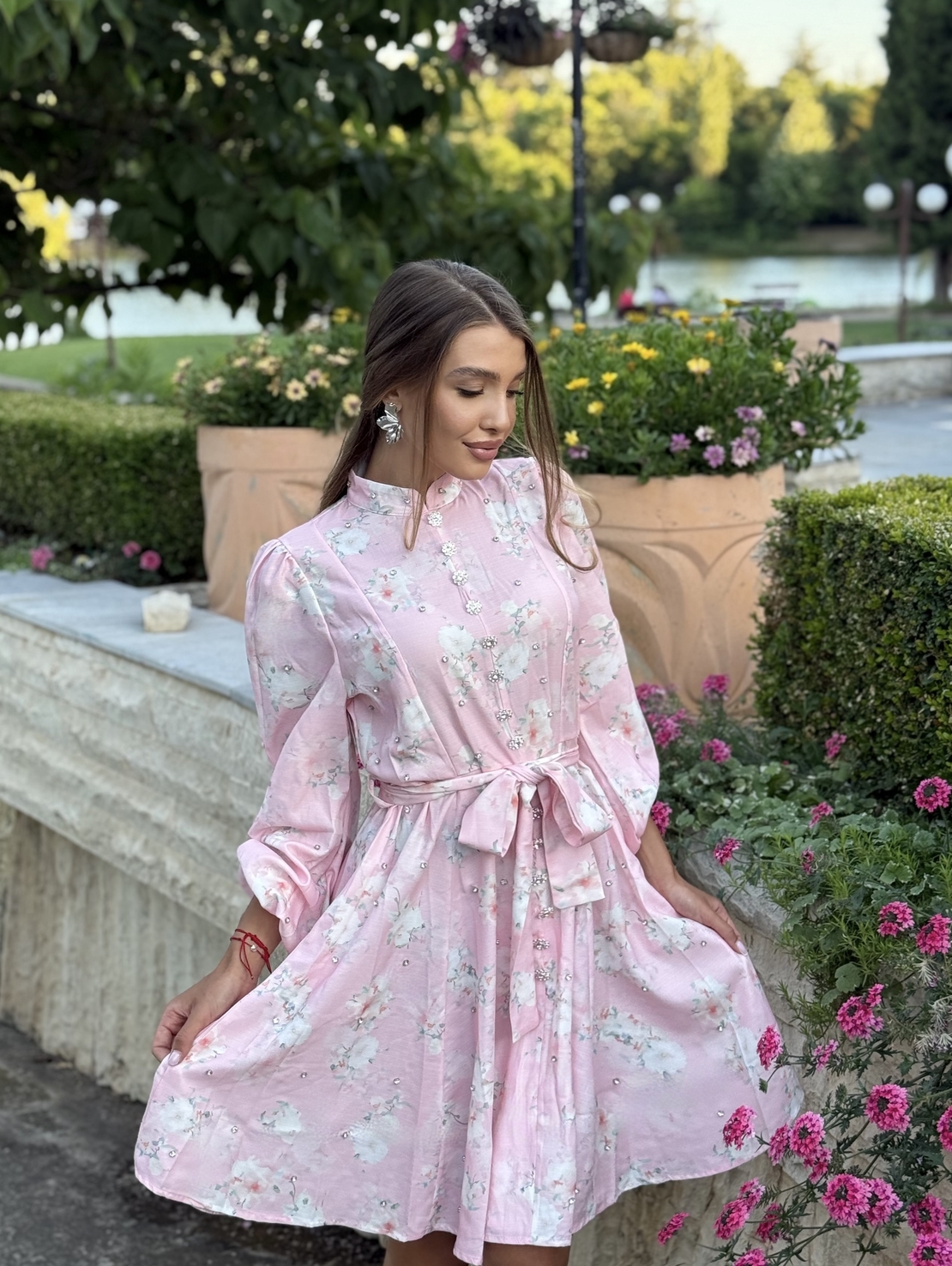 Флорална рокля в розово