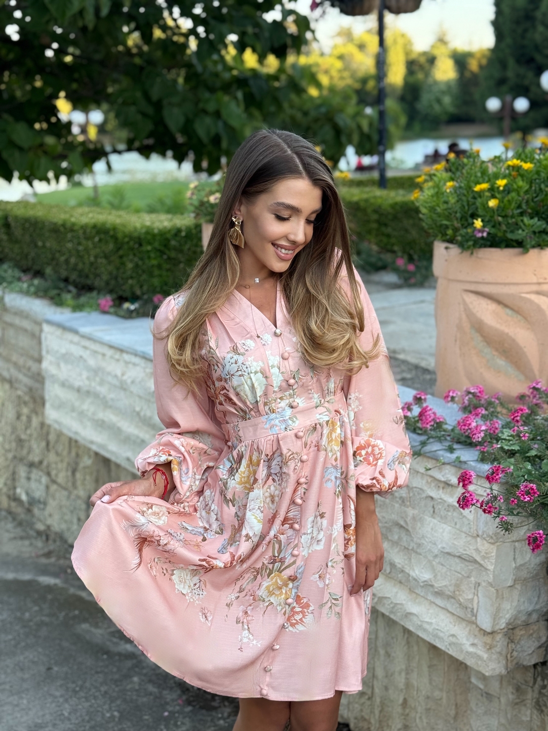 Флорална рокля
