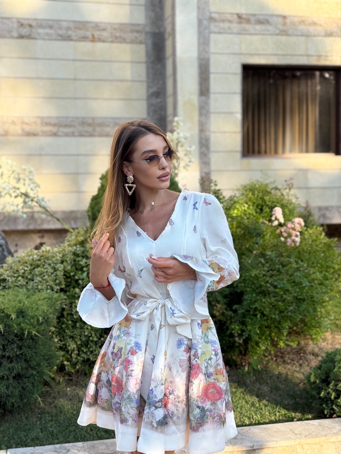 Флорална рокля с колан