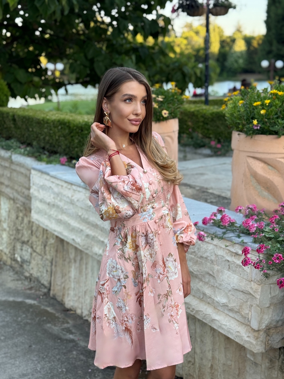 Флорална рокля