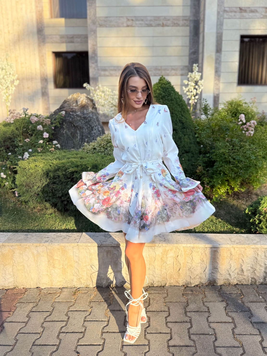 Флорална рокля с колан
