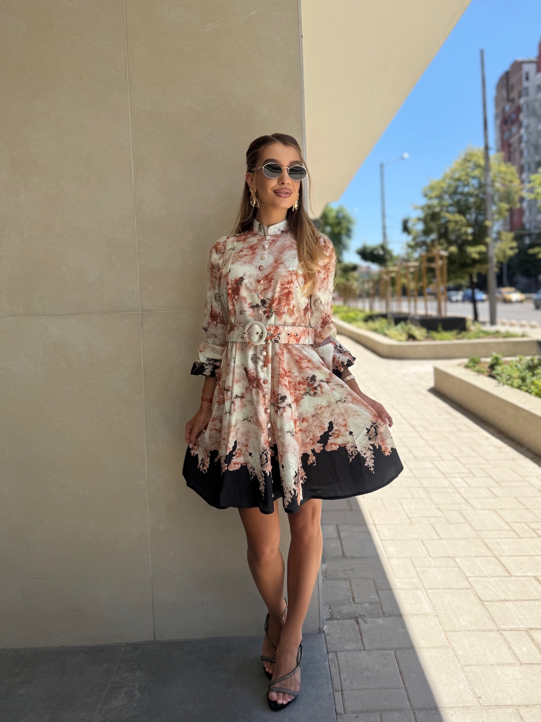 Флорална рокля с коланче