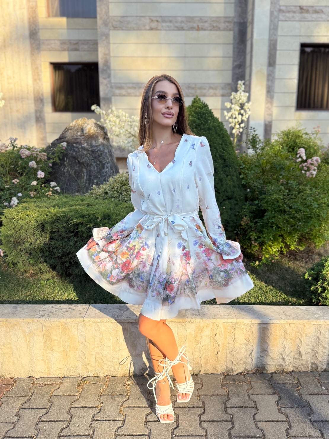 Флорална рокля с колан