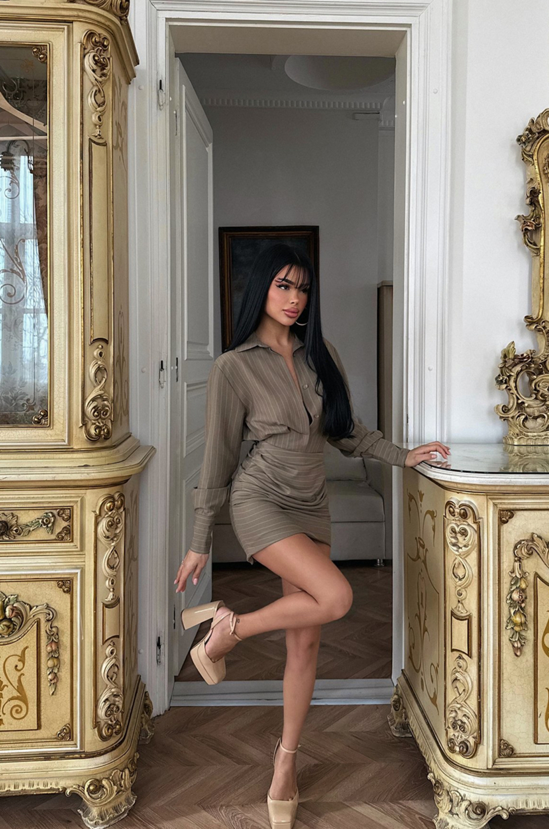Рокля тип риза в бежово