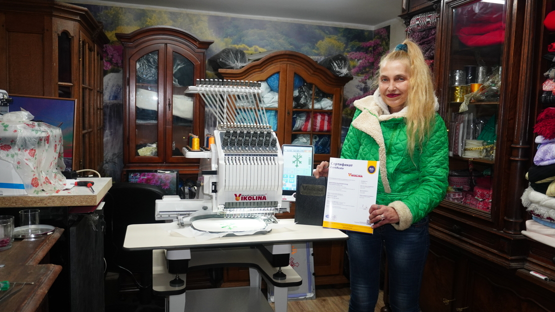 НОВ МОДЕЛ Бродировъчна машина Едноглава 400 х 280 мм.