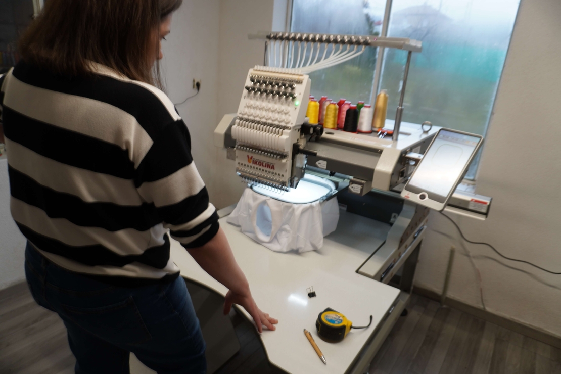 New MoDel 1250 Х 550 Бродировъчна машина QМТТ 1501