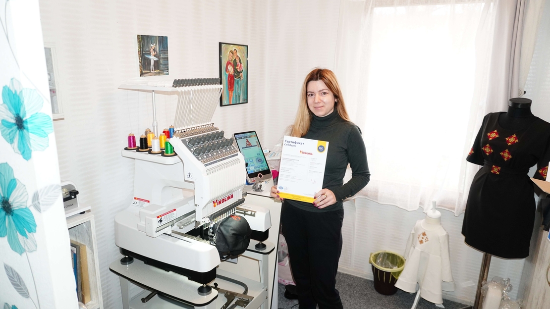 НОВ МОДЕЛ Бродировъчна машина Едноглава 400 х 280 мм.