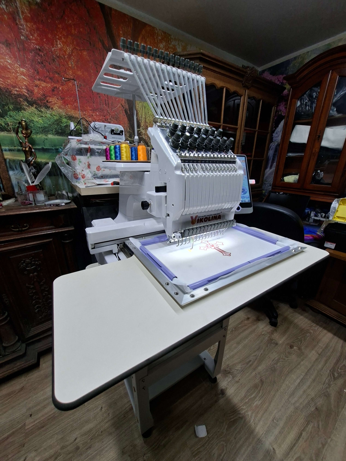 НОВ МОДЕЛ Бродировъчна машина Едноглава 400 х 280 мм.