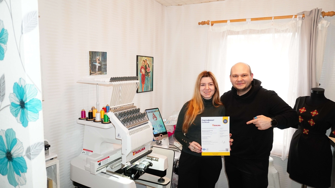 НОВ МОДЕЛ Бродировъчна машина Едноглава 400 х 280 мм.