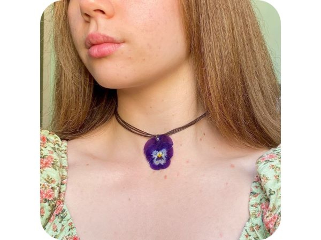 Чоукър с Теменужка