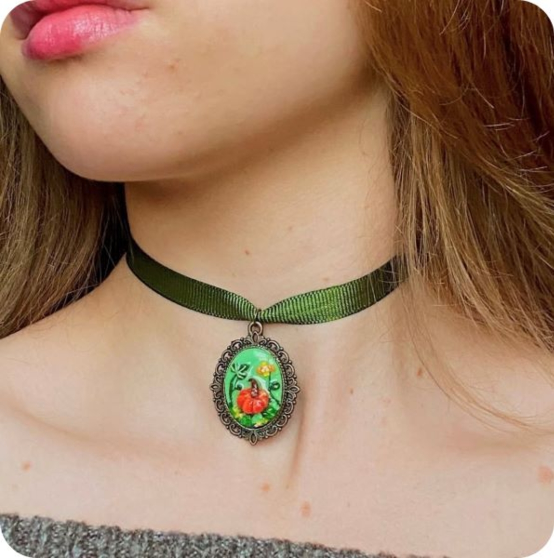 Pumkin choker