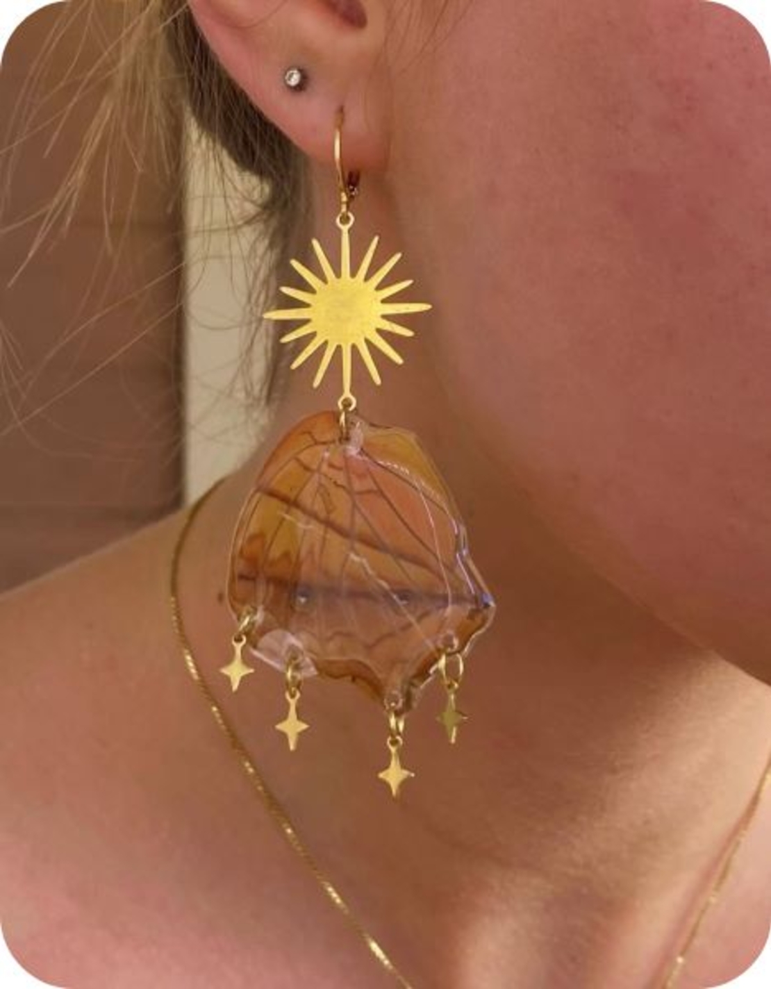 Златисти обеци с пеперудени крила